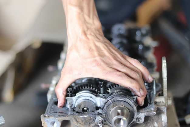 Причины увеличения оборотов при нажатии на тормоз: технические факторы и особенности конструкции