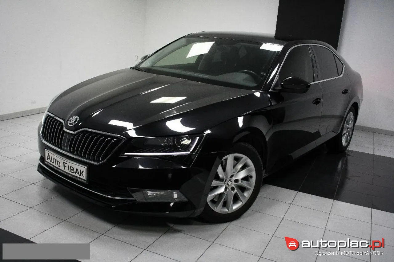 Skoda Superb 2016 — новая версия легендарного автомобиля с безупречным дизайном и улучшенными характеристиками